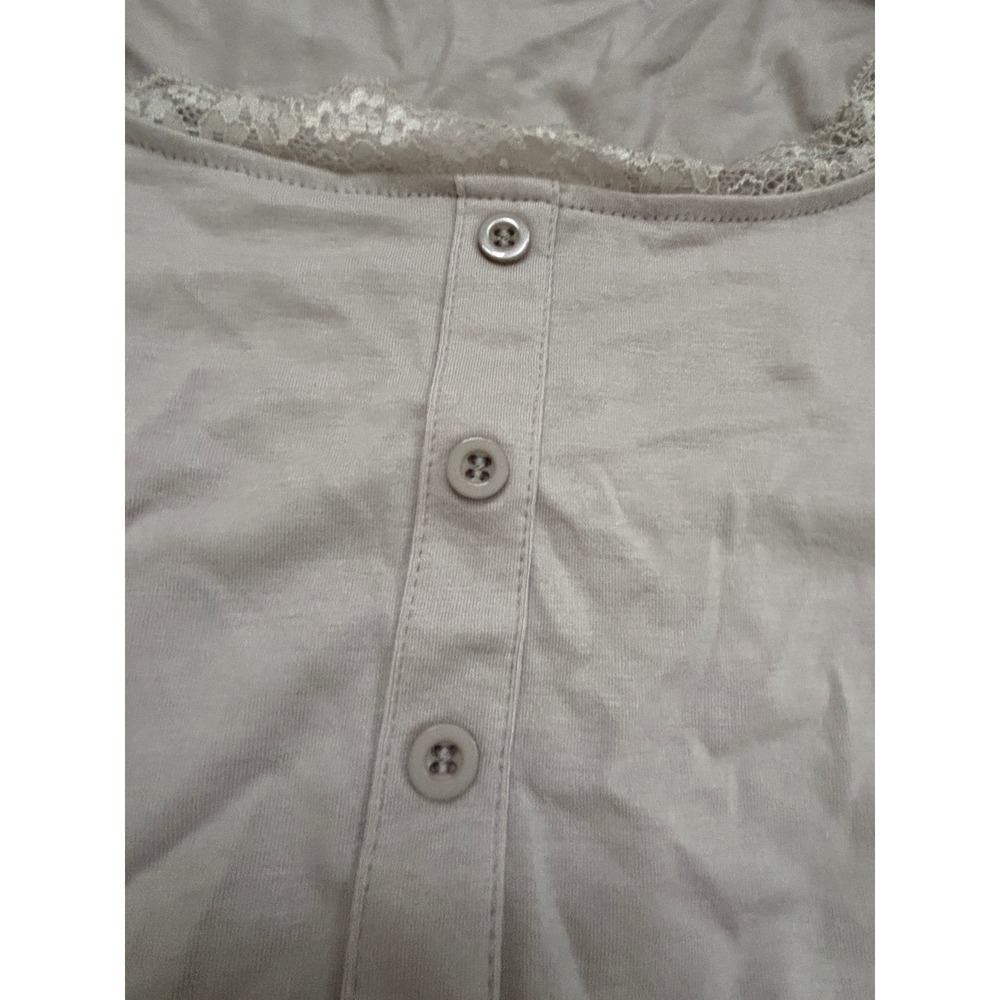 Mauve Short Sleeve Babydoll Henley Top with Lace Trim and Peplum Hem - Picture 3 of 7